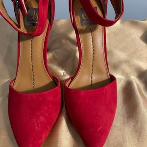 Ladies shoes NWOT by Dolce Vita